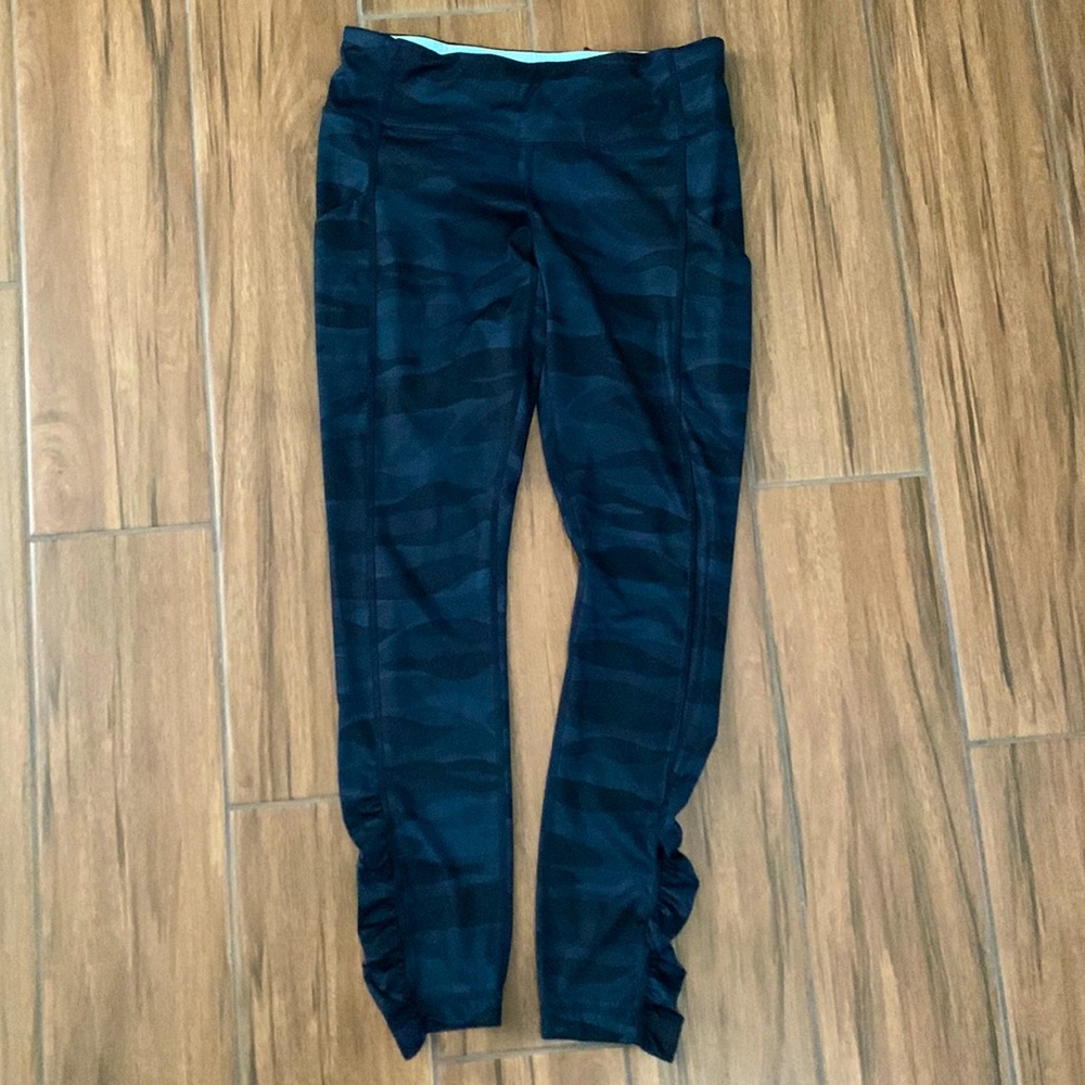 Lululemon Camo Leggings - Excellent Condition